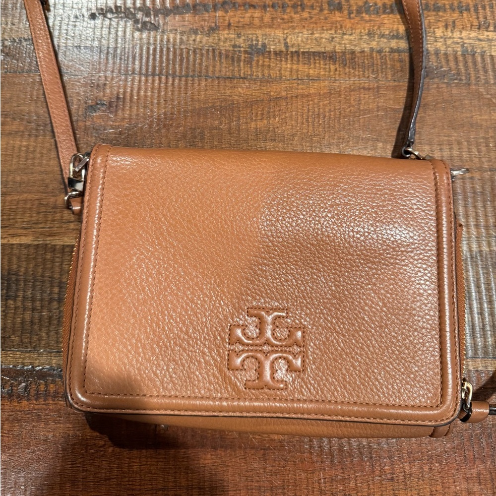 Tory Burch crossbody purse tan